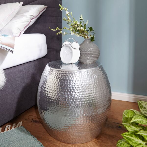 Sidebord I Hamret Metal Sølvfarvet